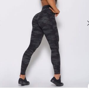 Leonisa Gray Camouflage Leggings sz Medium